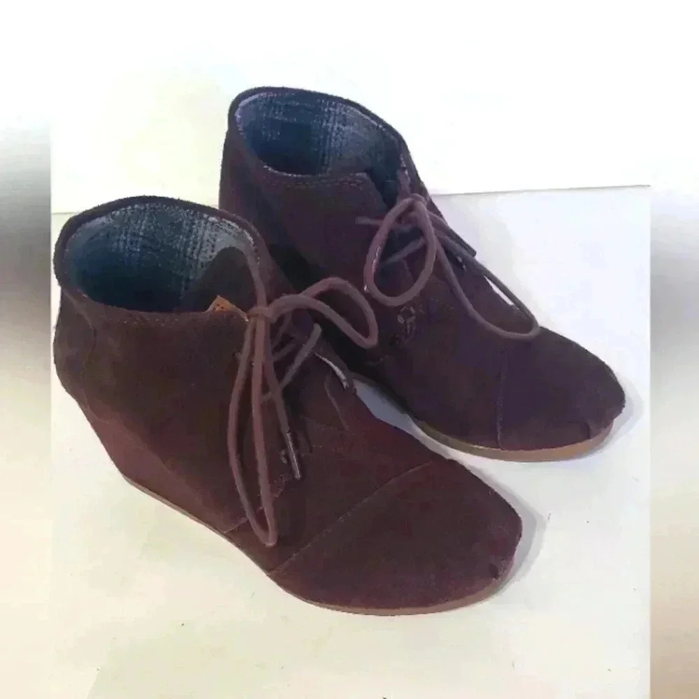 Tom's‎ wedge lace up bootie womens size 6 wide brown suede